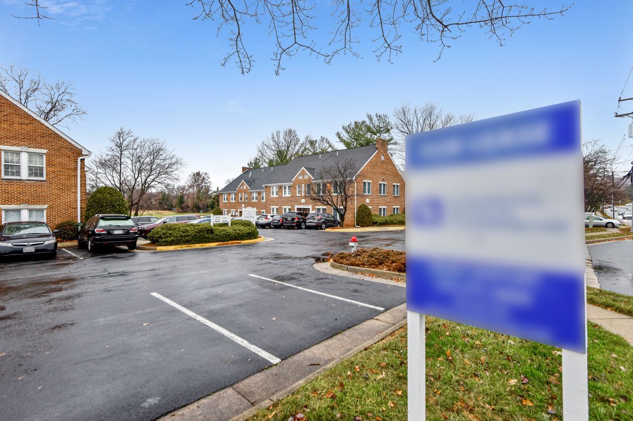 2102 Gallows Rd, Vienna, VA, 22182